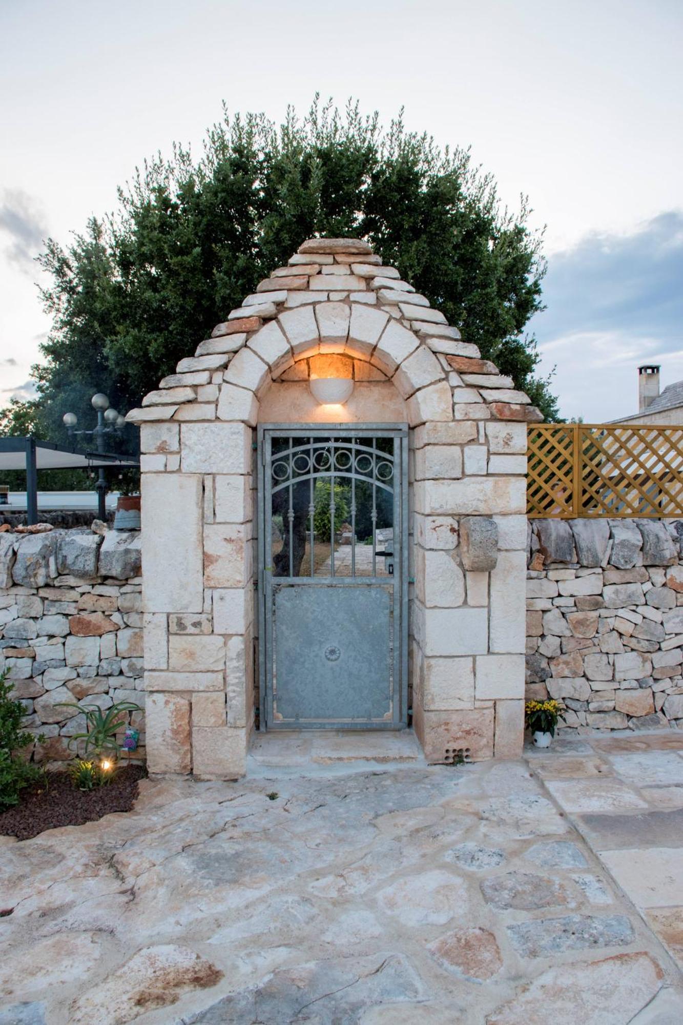 Trullo Cinquenoci Suite Локоротондо Экстерьер фото